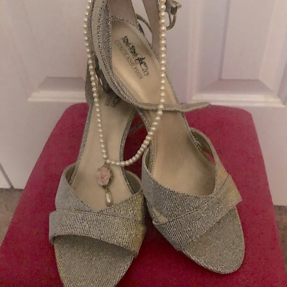 BNWOT COACH and Four heels